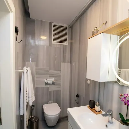 Apartment New & Old Town 4br Balat, Seaside *