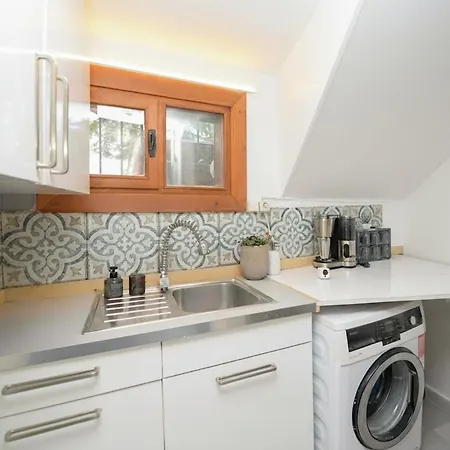New & Old Town 4br Balat, Seaside